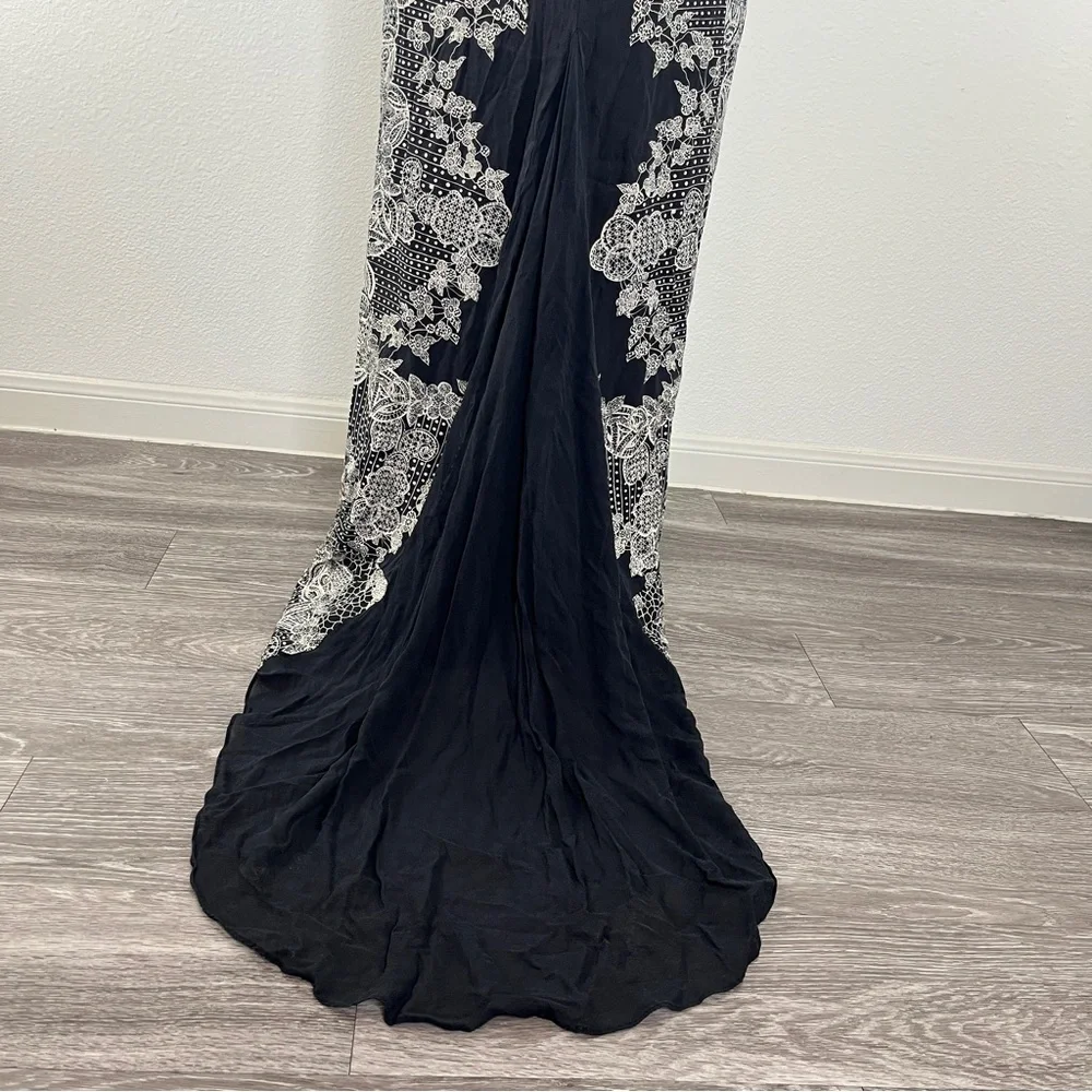 Nicole Miller Black and White Halter Maxi Sundress. Pre owned. - Picture 10 of 15